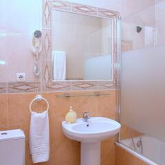 Отель Hostal Los Montes ванная