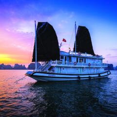 Отель Gray Line Private Luxury Cruise фото 3