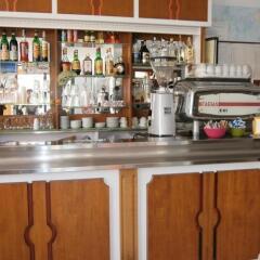 Hotel Goldene Rose Римини гостиничный бар