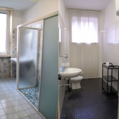 Отель Guest House Pirelli Италия, Милан - 2 отзыва об отеле, цены и фото номеров - забронировать отель Guest House Pirelli онлайн ванная