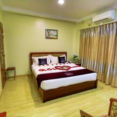 Golden City Light Hotel комната для гостей