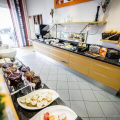 Отель Holiday Inn Express Cologne Mulheim Кёльн в номере