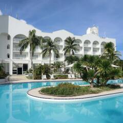 Starts Guam Resort Hotel бассейн