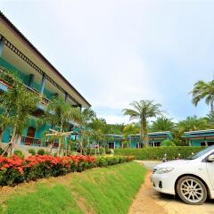 Отель Tum Mai Kaew Resort парковка