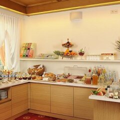 Отель Zea Curtis Garden Residence Меран развлечения
