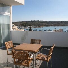 Отель Harbour Lodge балкон