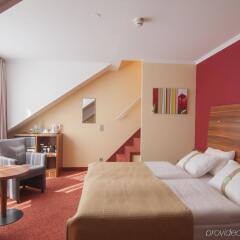 Отель Holiday Inn Munich-Unterhaching Германия, Унтерхахинг - 7 отзывов об отеле, цены и фото номеров - забронировать отель Holiday Inn Munich-Unterhaching онлайн детские мероприятия