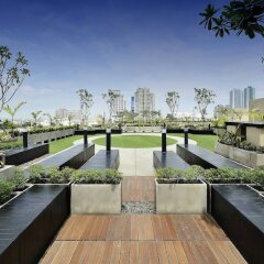 Отель Locals Sathorn Siamese Nang Linchee Бангкок балкон