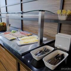 Отель Holiday Inn Express Amsterdam - Sloterdijk Station питание фото 3