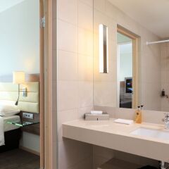 Отель MOXY Munich Airport ванная