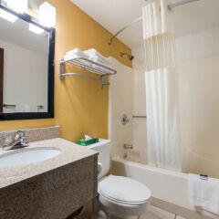 Отель Americas Best Value Inn Effingham ванная фото 2