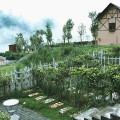 A small town of gu Jian mountain in Chongqing. China resort hotel in the mountains фото 2