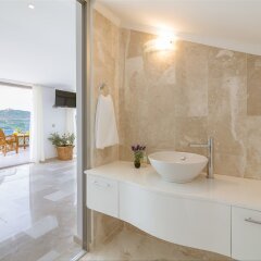 Villa Likapa 2 by Akdenizvillam Турция, Калкан - отзывы, цены и фото номеров - забронировать отель Villa Likapa 2 by Akdenizvillam онлайн ванная фото 2