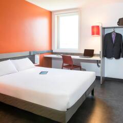 Отель ibis budget Aéroport Lyon Saint Exupéry комната для гостей фото 3