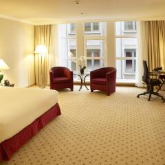 Отель Hilton Antwerp Old Town Бельгия, Антверпен - 1 отзыв об отеле, цены и фото номеров - забронировать отель Hilton Antwerp Old Town онлайн комната для гостей фото 5