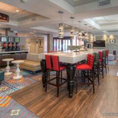 Отель Hampton Inn Milpitas гостиничный бар