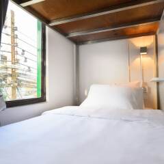 REST IS MORE Hostel Бангкок комната для гостей фото 5
