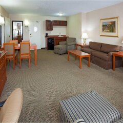 Отель Holiday Inn Bloomington Airport South Mall Area, an IHG Hotel США, Блумингтон - отзывы, цены и фото номеров - забронировать отель Holiday Inn Bloomington Airport South Mall Area, an IHG Hotel онлайн комната для гостей