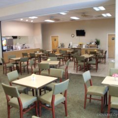 La Quinta Inn & Suites by Wyndham Virginia Beach in Virginia Beach, United States of America from 152$, photos, reviews - zenhotels.com meals