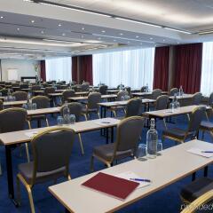 Отель Ramada Encore Geneva Швейцария, Ланси - 1 отзыв об отеле, цены и фото номеров - забронировать отель Ramada Encore Geneva онлайн помещение для мероприятий фото 2