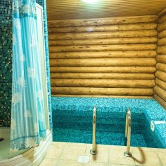 VIP Hotel бассейн