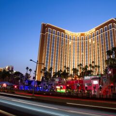 Отель Treasure Island Hotel & Casino США, Лас-Вегас - отзывы, цены и фото номеров - забронировать отель Treasure Island Hotel & Casino онлайн вид на фасад