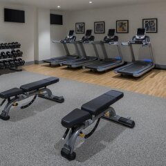 Отель DoubleTree by Hilton New York Times Square West фитнесс-зал фото 2