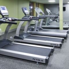 Отель Holiday Inn Express & Suites Bloomington - Mpls Arpt Area West Блумингтон фитнесс-зал фото 3