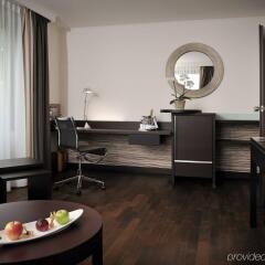 Отель Steigenberger Hotel Berlin Германия, Берлин - 5 отзывов об отеле, цены и фото номеров - забронировать отель Steigenberger Hotel Berlin онлайн удобства в номере
