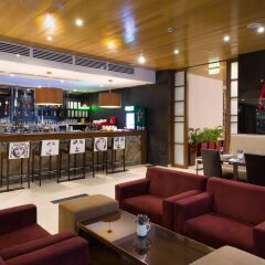 Гостиница DoubleTree by Hilton Novosibirsk в Новосибирске - забронировать гостиницу DoubleTree by Hilton Novosibirsk, цены и фото номеров Новосибирск гостиничный бар