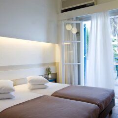 Отель Kamari Beach Hotel Греция, Остров Санторини - отзывы, цены и фото номеров - забронировать отель Kamari Beach Hotel онлайн комната для гостей фото 5