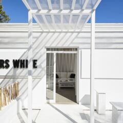 Отель Mr & Mrs White Corfu Греция, Корфу - отзывы, цены и фото номеров - забронировать отель Mr & Mrs White Corfu онлайн вид на фасад