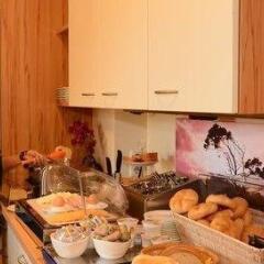Отель Restaurant Villa Flora Аниф в номере