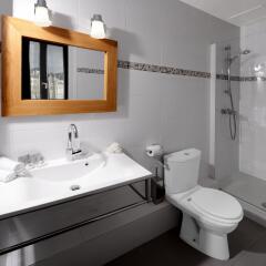 Hotel des Batignolles комната для гостей