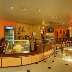 Отель Golden Tulip Port Harcourt гостиничный бар