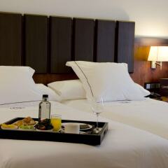 Hotel Claridge Madrid в номере