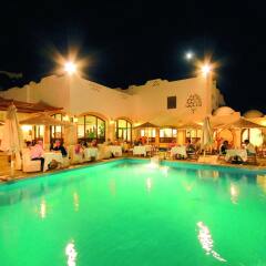 Отель Domina King's Lake Resort бассейн