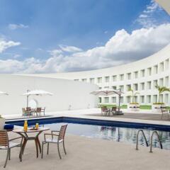 Отель Nh Collection Mexico City Airport T2 Мехико бассейн фото 2