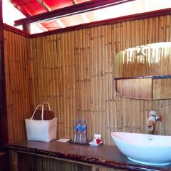 Отель Cocotero Resort The Hidden Village by Costa Lanta гостиничный бар