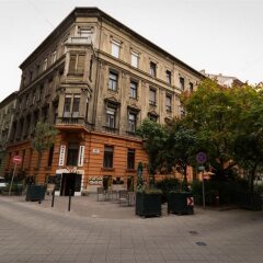 Отель Corvin Hotel Budapest - Corvin wing Венгрия, Будапешт - отзывы, цены и фото номеров - забронировать отель Corvin Hotel Budapest - Corvin wing онлайн городской автобус