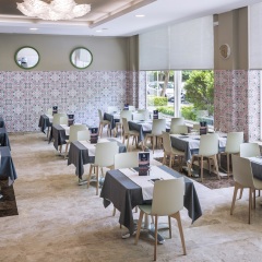 Отель Aparthotel CYE Holiday Centre