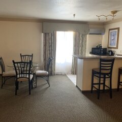 Отель Alexis Park All Suite Resort комната для гостей фото 5