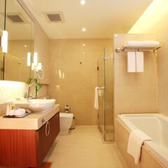 Отель AETAS residence Таиланд, Бангкок - 2 отзыва об отеле, цены и фото номеров - забронировать отель AETAS residence онлайн ванная