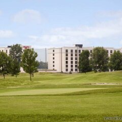 Отель Hampton Inn by Hilton Toronto Airport Corporate Centre Канада, Торонто - отзывы, цены и фото номеров - забронировать отель Hampton Inn by Hilton Toronto Airport Corporate Centre онлайн спортивное сооружение