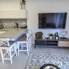 Апартаменты 3 Bedroom Garden Apartment Тель-Авив комната для гостей фото 3