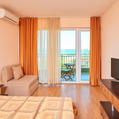 Отель Guest House California Поморие комната для гостей фото 4