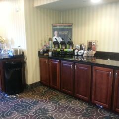 Отель Cobblestone Inn & Suites - Bloomfield питание