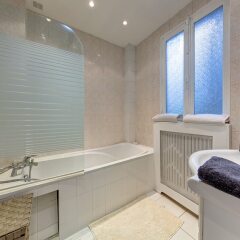 Отель Pelican Stay - Apt Rue de la Pompe ванная фото 2