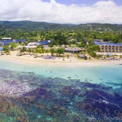Отель Jewel Runaway Bay Beach & Golf Resort All Inclusive Ямайка, Ранавей-Бей - отзывы, цены и фото номеров - забронировать отель Jewel Runaway Bay Beach & Golf Resort All Inclusive онлайн пляж