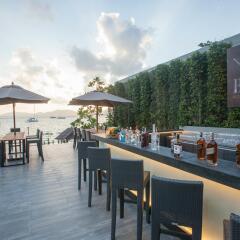 Отель My Beach Resort Phuket гостиничный бар